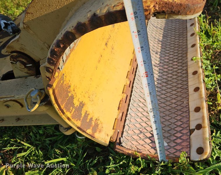 image for item DQ0172 Killion  excavator pipe grapple