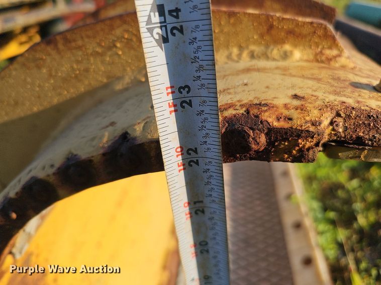 image for item DQ0172 Killion  excavator pipe grapple