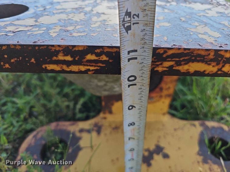 image for item DQ0172 Killion  excavator pipe grapple