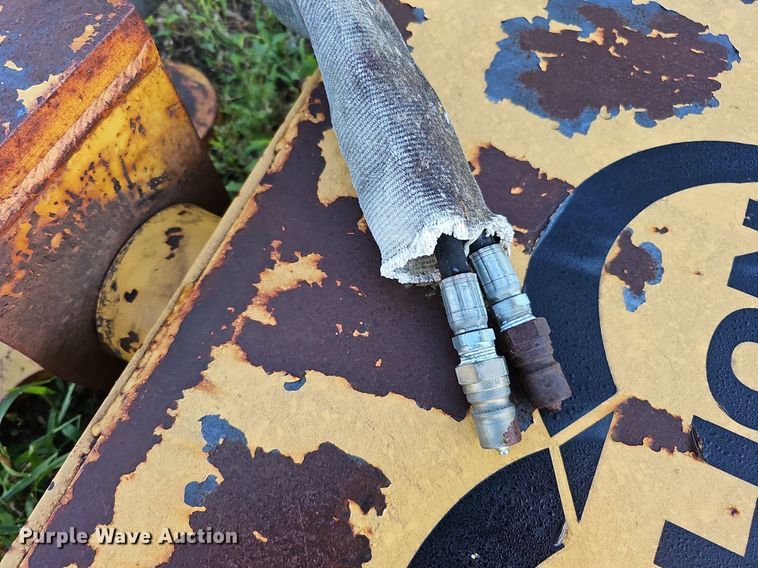 image for item DQ0172 Killion  excavator pipe grapple