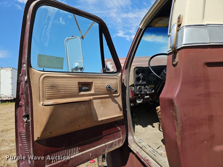 image for item DQ0173 1978 Chevrolet C65  crane truck