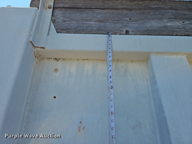 image for item DQ0174 1986 Freightliner FLC  dump truck