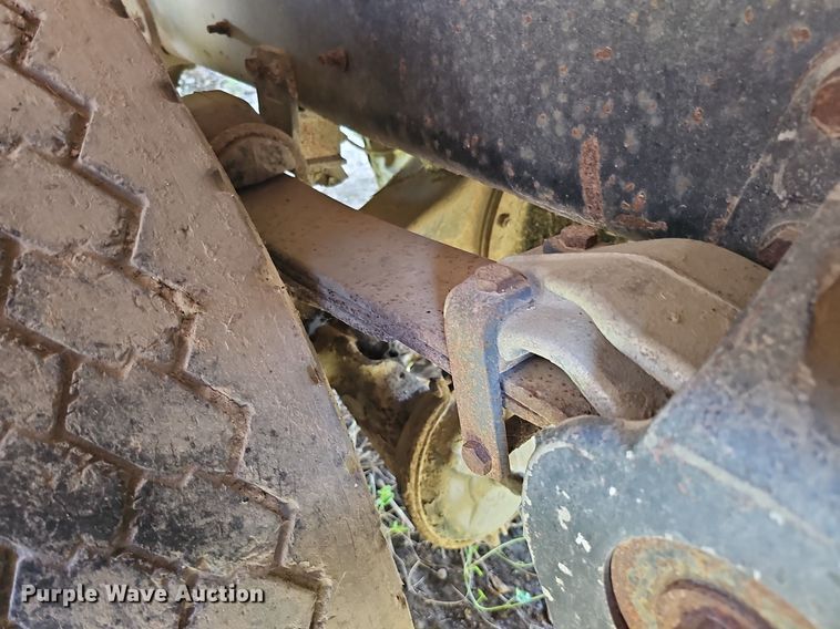 image for item DQ0174 1986 Freightliner FLC  dump truck