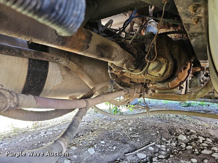 image for item DQ0174 1986 Freightliner FLC  dump truck