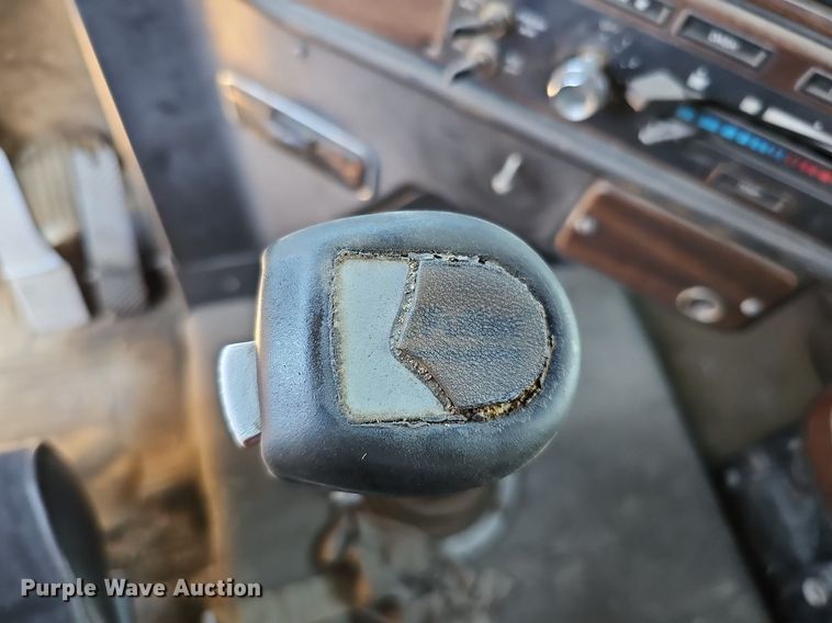 image for item DQ0174 1986 Freightliner FLC  dump truck