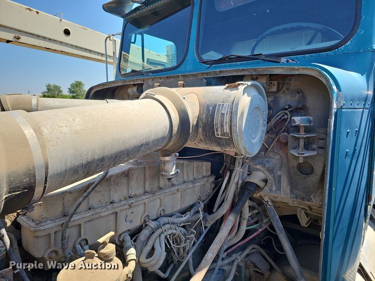 image for item DQ0174 1986 Freightliner FLC  dump truck