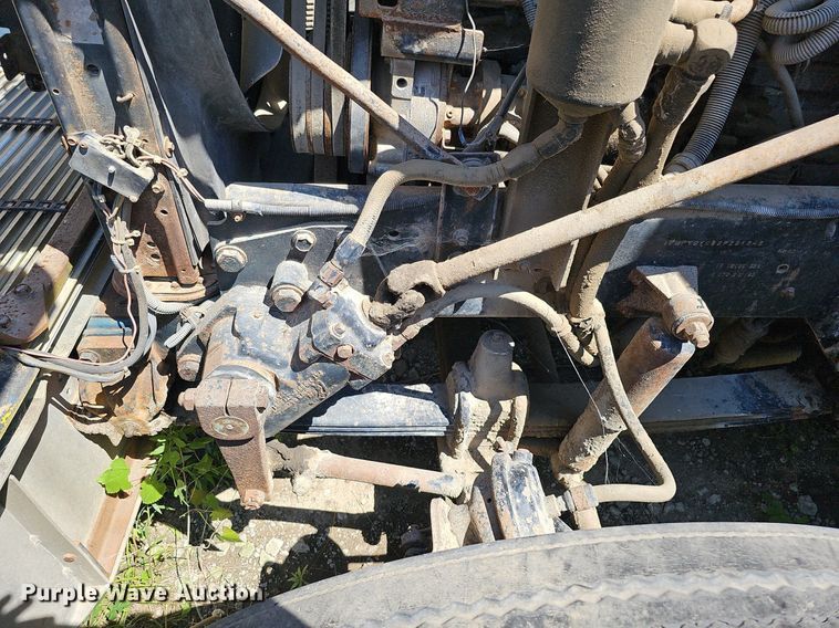 image for item DQ0174 1986 Freightliner FLC  dump truck