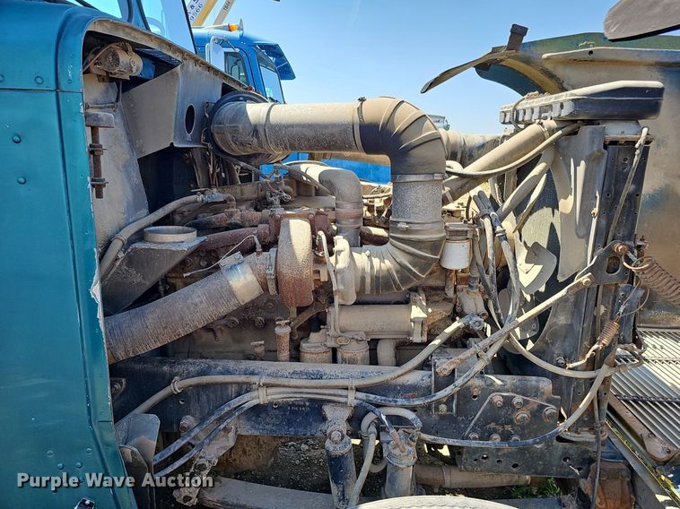 image for item DQ0174 1986 Freightliner FLC  dump truck