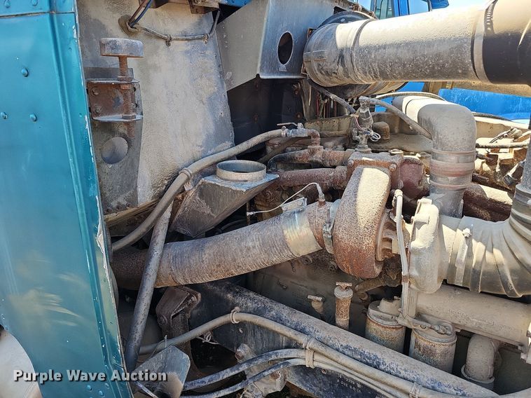 image for item DQ0174 1986 Freightliner FLC  dump truck