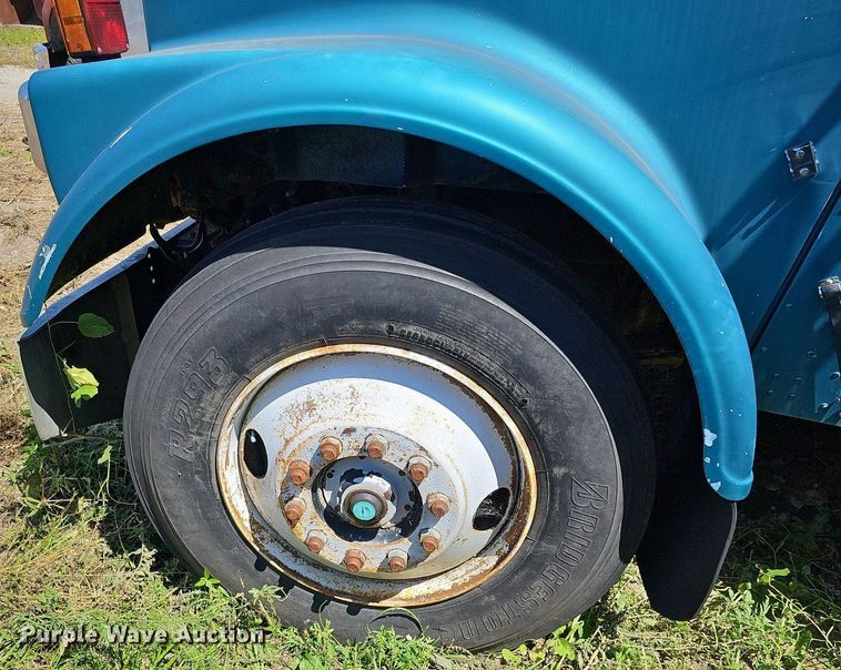 image for item DQ0174 1986 Freightliner FLC  dump truck