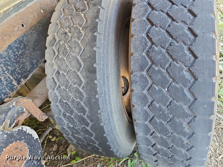 image for item DQ0174 1986 Freightliner FLC  dump truck