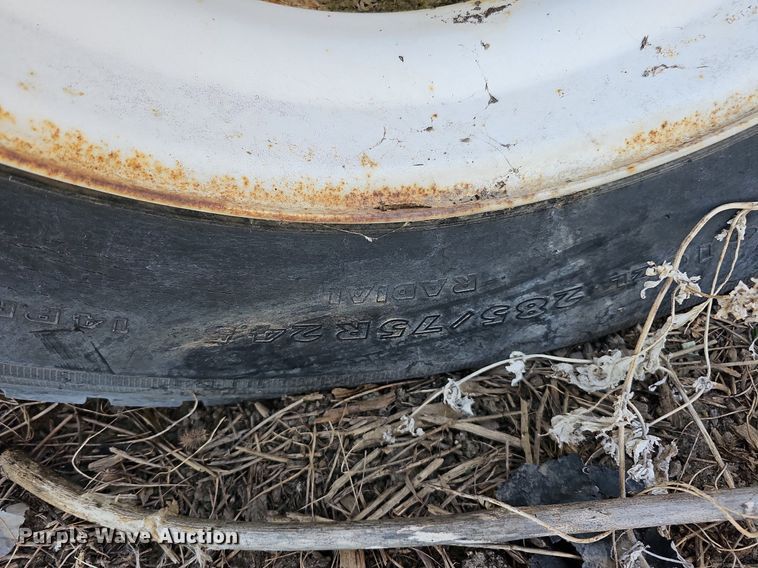 image for item DQ0174 1986 Freightliner FLC  dump truck