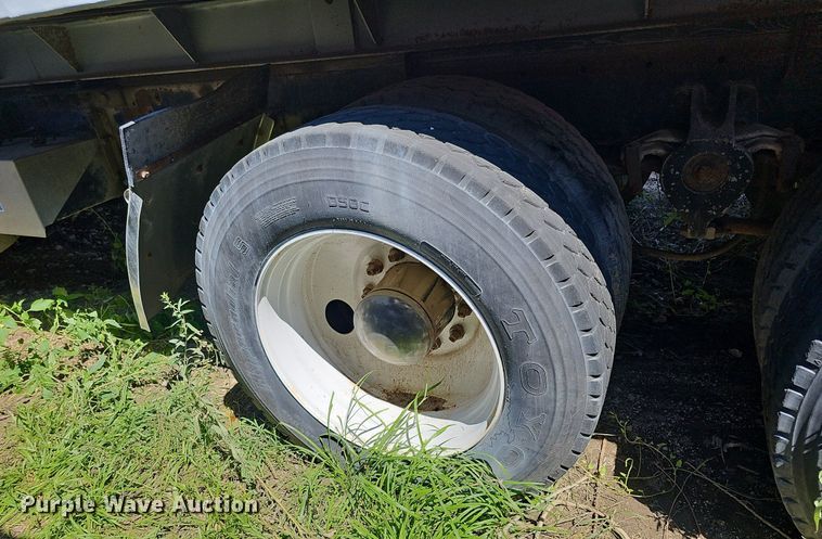 image for item DQ0174 1986 Freightliner FLC  dump truck