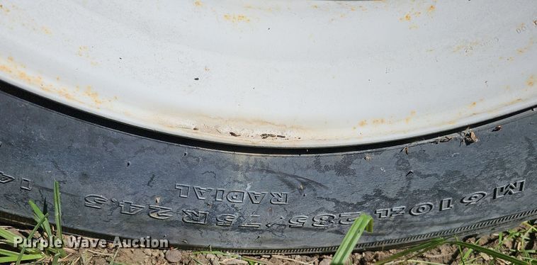 image for item DQ0174 1986 Freightliner FLC  dump truck