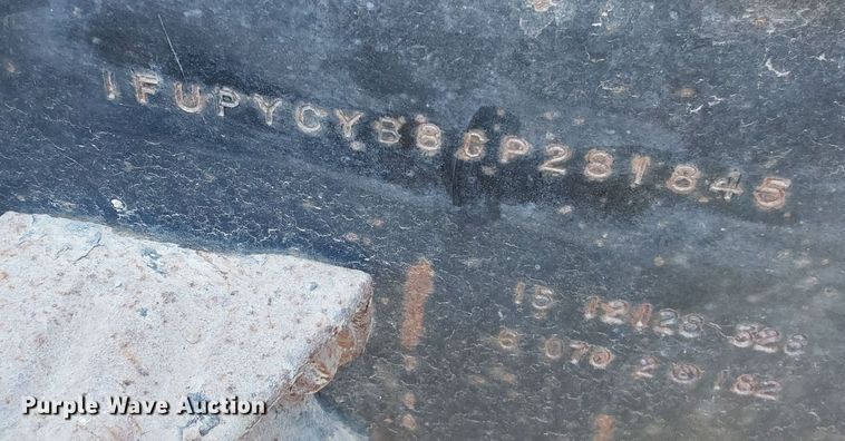 image for item DQ0174 1986 Freightliner FLC  dump truck