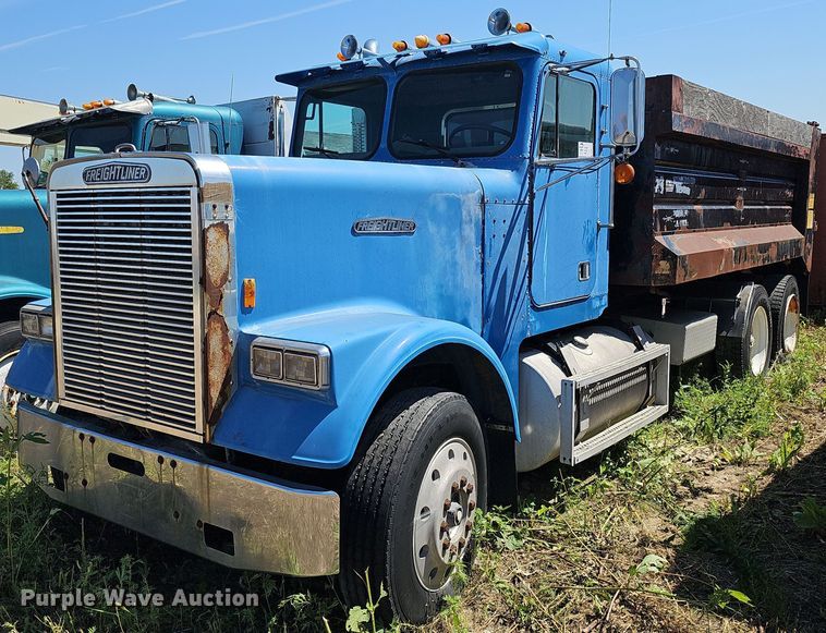 image for item DQ0175 1985 Freightliner FLC  dump truck