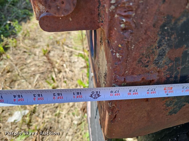 image for item DQ0175 1985 Freightliner FLC  dump truck