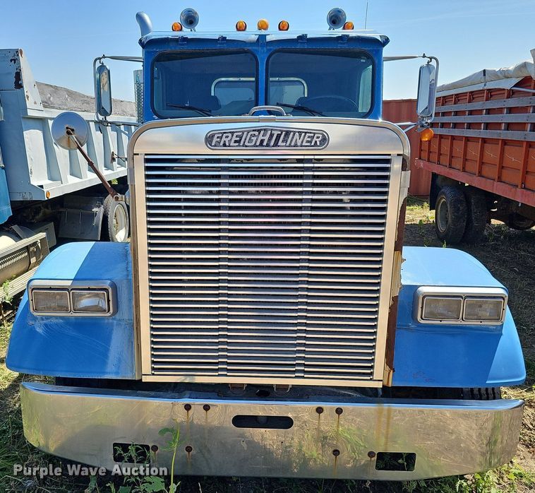 image for item DQ0175 1985 Freightliner FLC  dump truck