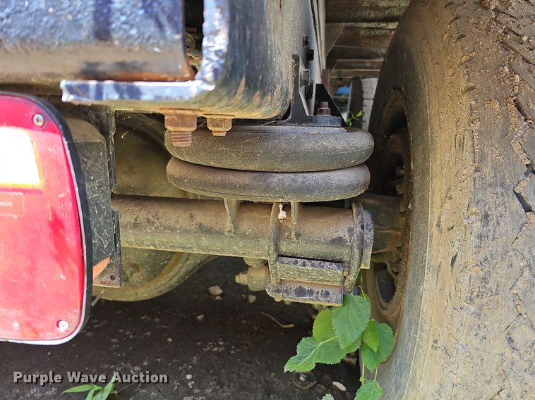 image for item DQ0175 1985 Freightliner FLC  dump truck