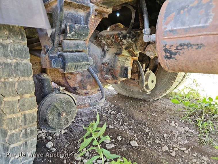 image for item DQ0175 1985 Freightliner FLC  dump truck