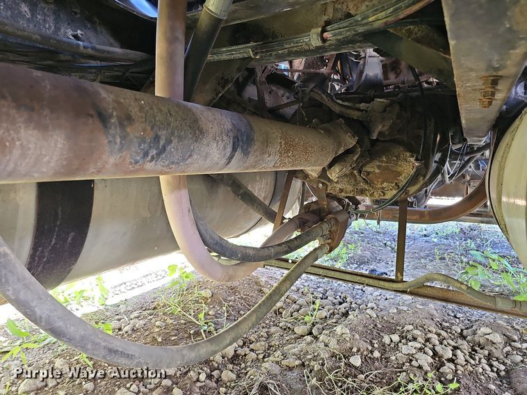 image for item DQ0175 1985 Freightliner FLC  dump truck