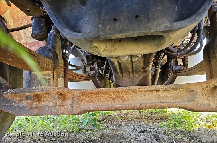 image for item DQ0175 1985 Freightliner FLC  dump truck