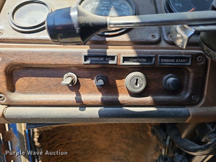 image for item DQ0175 1985 Freightliner FLC  dump truck