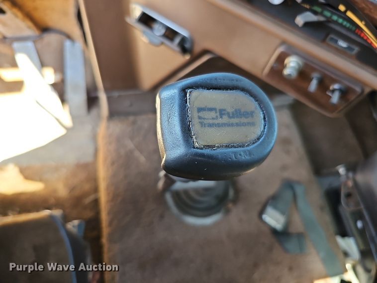 image for item DQ0175 1985 Freightliner FLC  dump truck