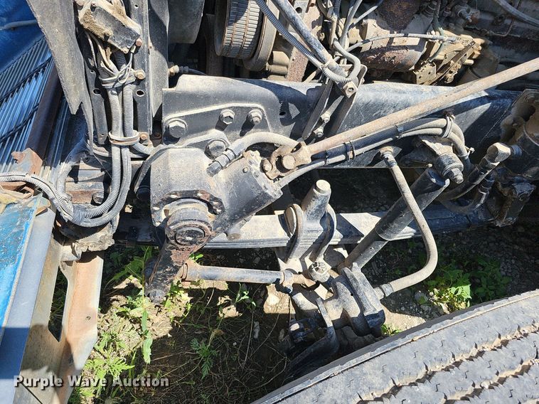 image for item DQ0175 1985 Freightliner FLC  dump truck