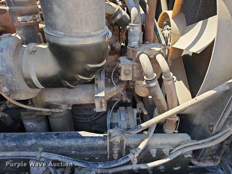 image for item DQ0175 1985 Freightliner FLC  dump truck