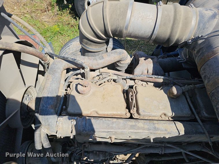 image for item DQ0175 1985 Freightliner FLC  dump truck