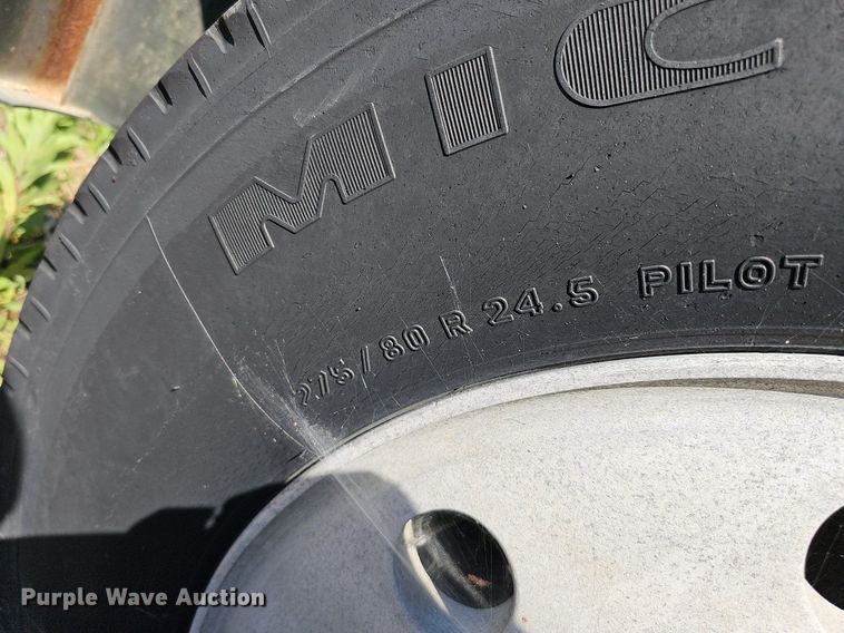 image for item DQ0175 1985 Freightliner FLC  dump truck