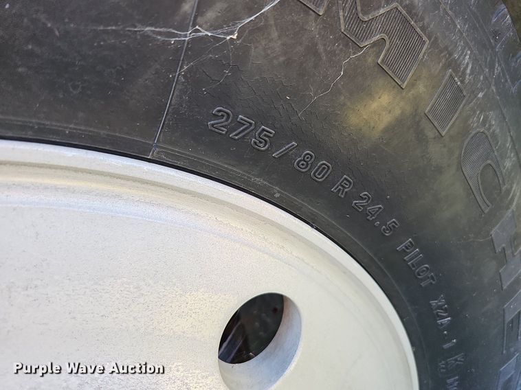 image for item DQ0175 1985 Freightliner FLC  dump truck