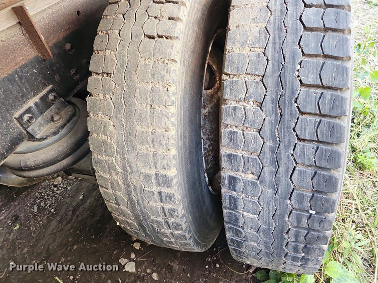 image for item DQ0175 1985 Freightliner FLC  dump truck