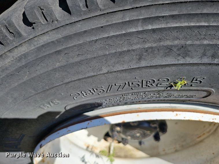 image for item DQ0175 1985 Freightliner FLC  dump truck