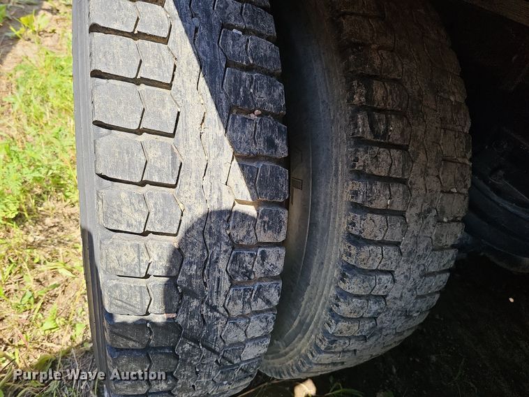 image for item DQ0175 1985 Freightliner FLC  dump truck