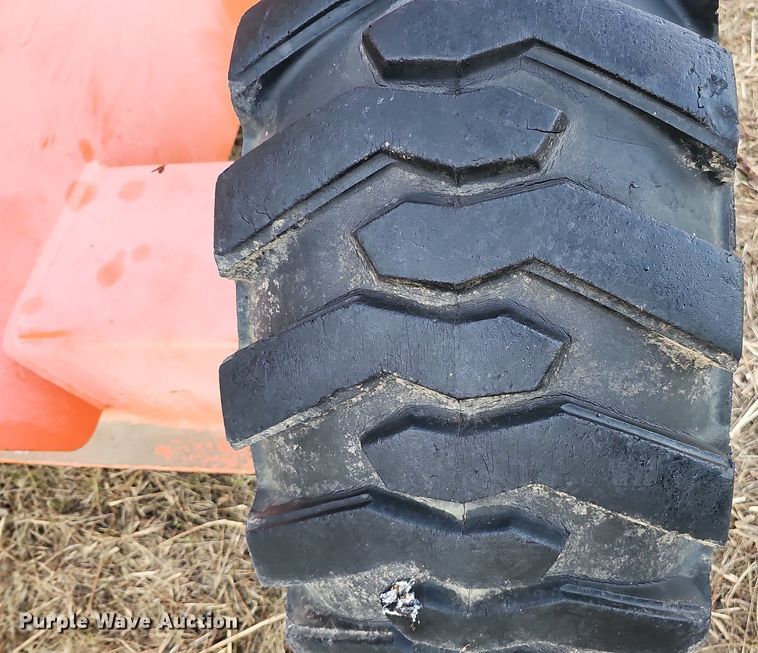 image for item DQ0177 2001 JLG 600S  boom lift