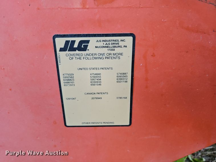 image for item DQ0177 2001 JLG 600S  boom lift
