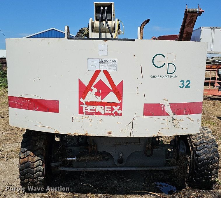 image for item DQ0178 1999 Terex TB44  boom lift