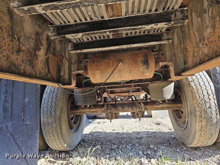 image for item DQ0179 1999 Wabash Flat FLCVHCM  flatbed trailer