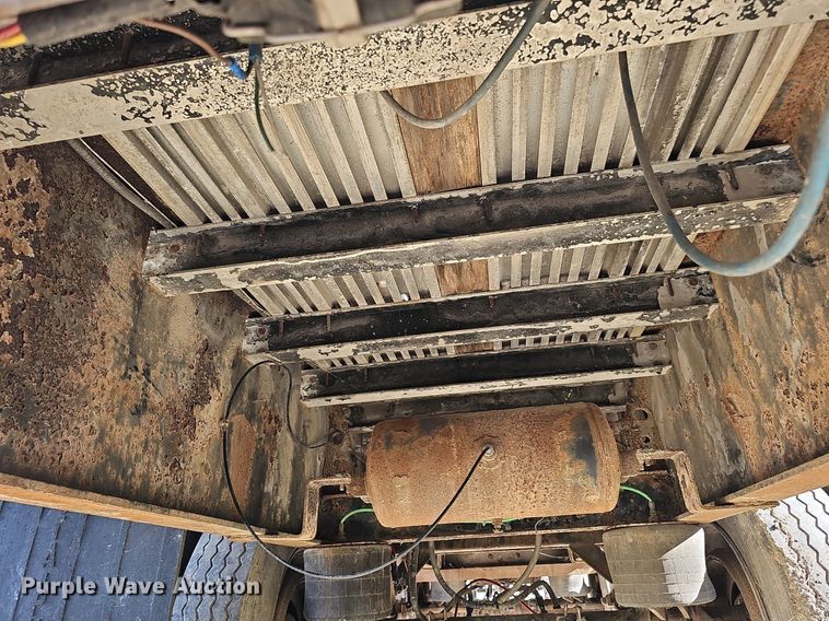 image for item DQ0179 1999 Wabash Flat FLCVHCM  flatbed trailer