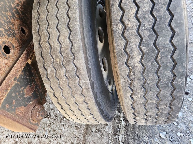 image for item DQ0179 1999 Wabash Flat FLCVHCM  flatbed trailer