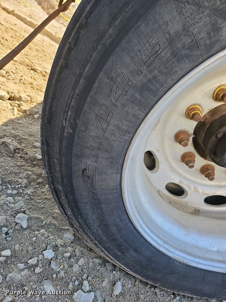 image for item DQ0179 1999 Wabash Flat FLCVHCM  flatbed trailer