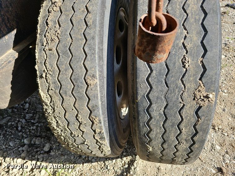 image for item DQ0179 1999 Wabash Flat FLCVHCM  flatbed trailer