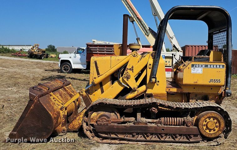image for item DQ0184 1975 John Deere 555  track loader