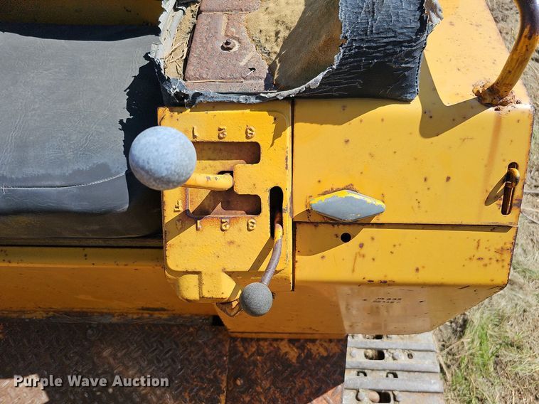 image for item DQ0184 1975 John Deere 555  track loader