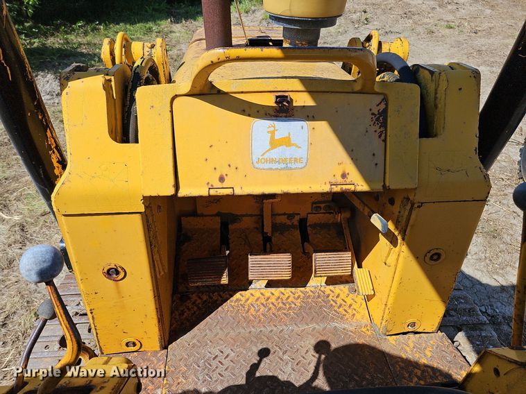 image for item DQ0184 1975 John Deere 555  track loader