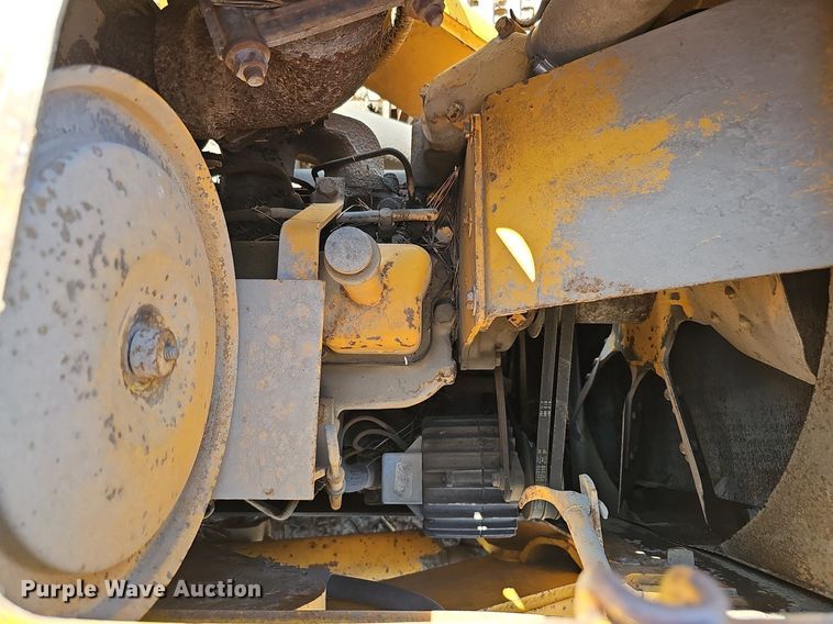 image for item DQ0184 1975 John Deere 555  track loader