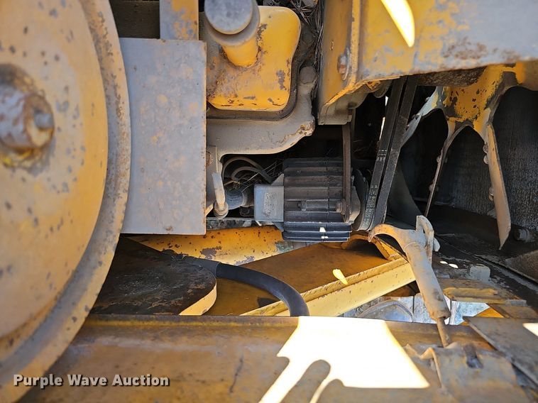 image for item DQ0184 1975 John Deere 555  track loader