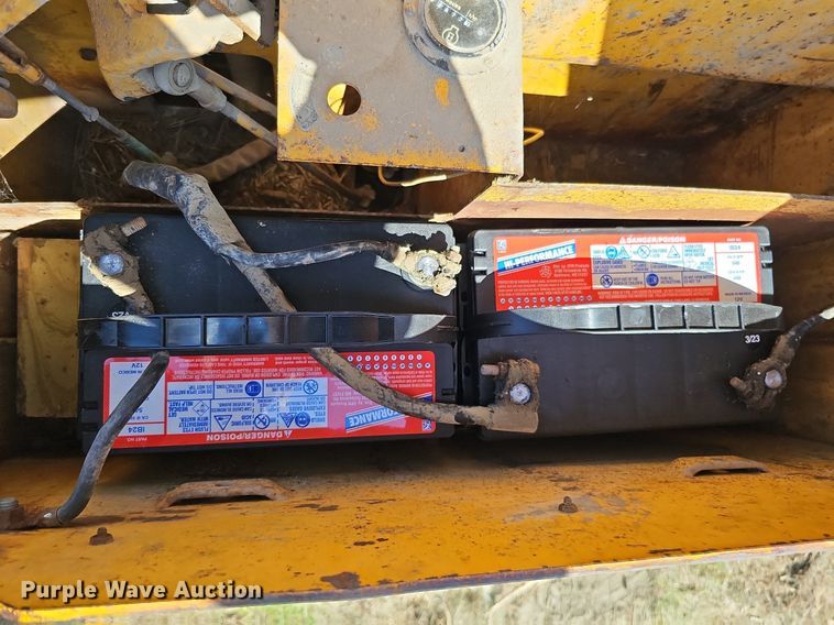 image for item DQ0184 1975 John Deere 555  track loader